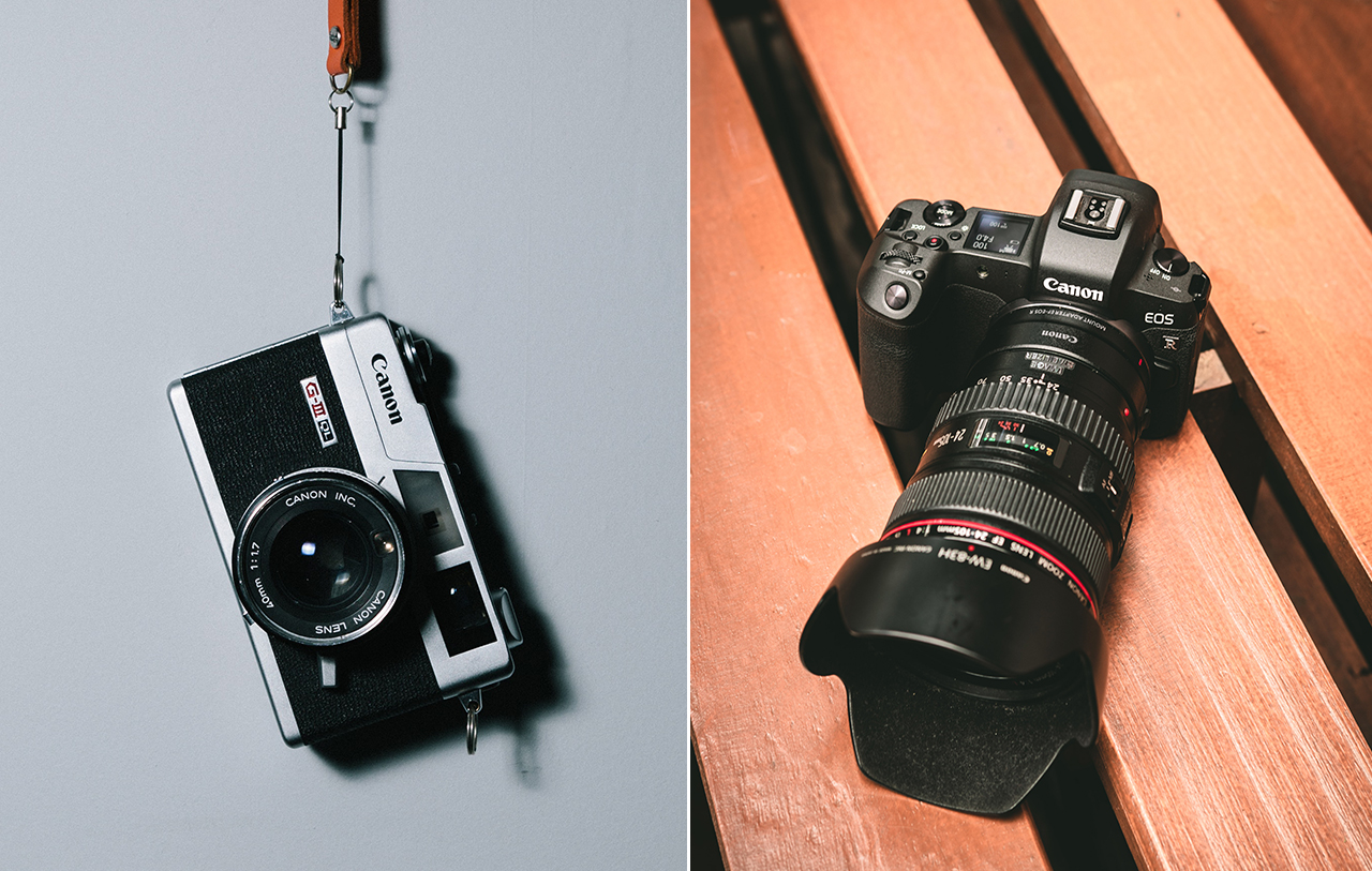 Imagem comparando uma câmera analógica com uma digital. Ambas são da marca Canon.