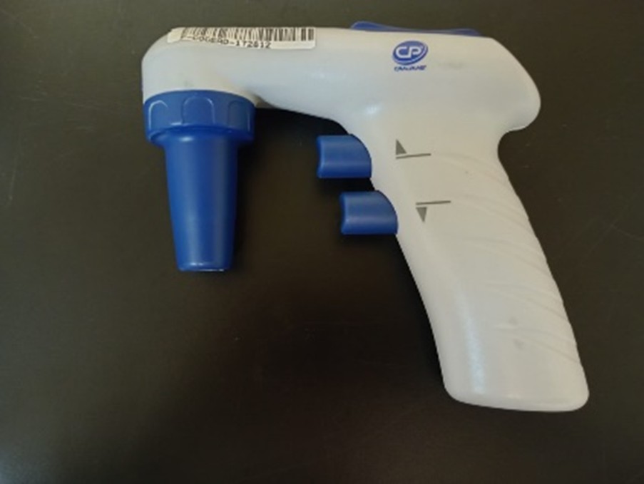 Pipetador automático usado para aspiração e dispensação de líquidos em cultura celular e preparo de soluções.
