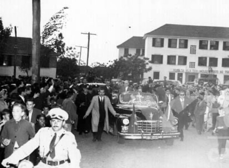 Getúlio Vargas na inauguração do bairro IAPI, em Porto Alegres, RS, 1941.​