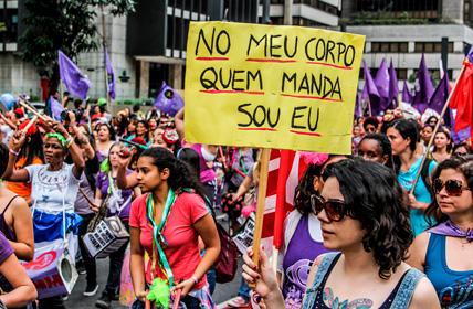 Manifestação no Dia Internacional da Mulher pela garantia dos direitos das mulheres e pela igualdade de gênero.