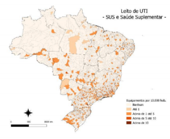 Três gráficos de mapa, da Distribuição dos Leitos de UTI por 10.000 habitantes No Brasil, o primeiro é o leito de UTI no SUS em referência à população exclusivamente dependente do SUS, o segundo é na saúde suplementar em referência à população de clientes de planos de saúde e o terceiro mapa são equipamentos disponíveis no SUS e saúde suplementar em relação à população total.